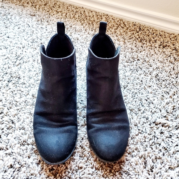 American Eagle Black Suede Size 8 Chelsea Boots - Picture 3 of 9